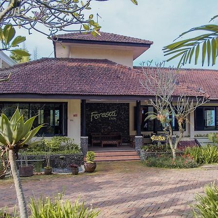 Foresta Inn Family Resort Prigen Luaran gambar