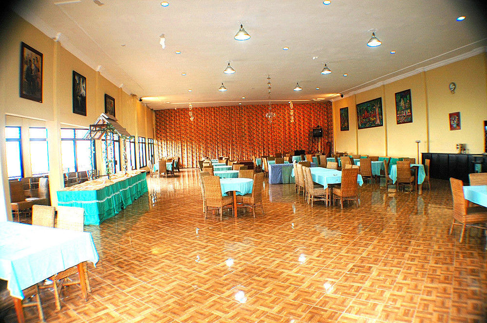 Foresta Inn Family Resort Prigen Luaran gambar