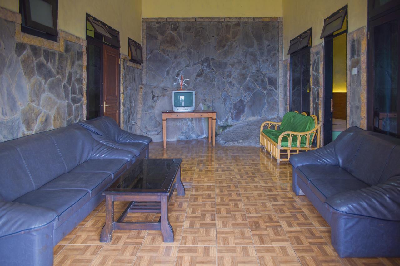 Foresta Inn Family Resort Prigen Luaran gambar