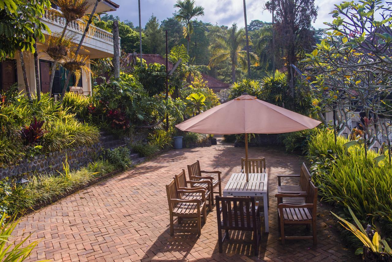 Foresta Inn Family Resort Prigen Luaran gambar