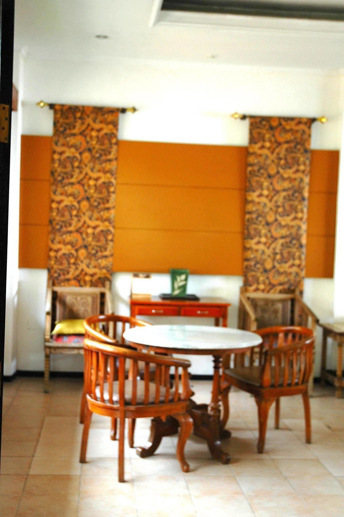 Foresta Inn Family Resort Prigen Luaran gambar